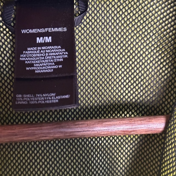 Women’s The North Face Yellow Softshell Vest. Full Zip. Mesh Lined. Size Medium. - Picture 3 of 5